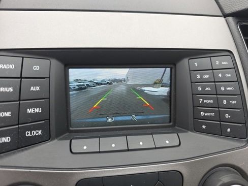 Used 2019 Ford Taurus SEL image 31