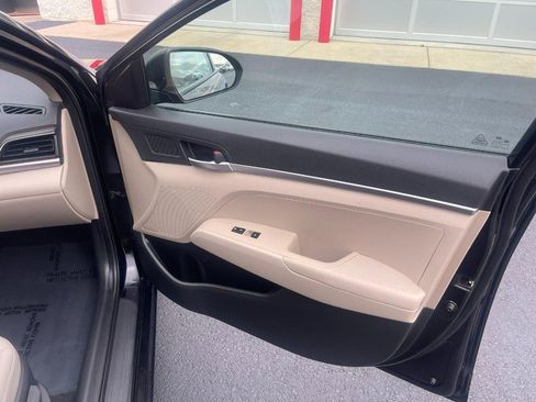 Used 2020 Hyundai Elantra SE w/ Cargo Package (C1) image 7