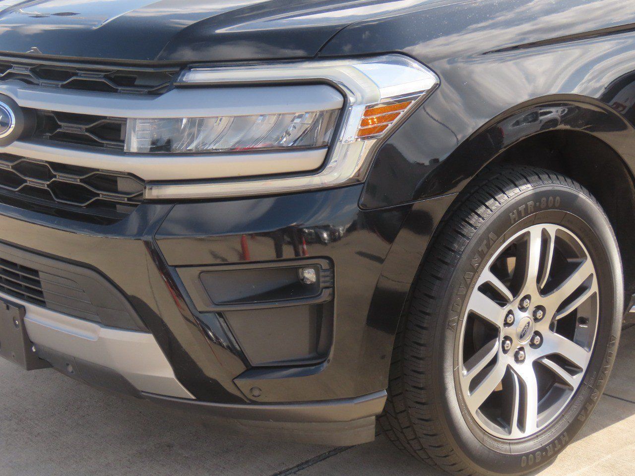 Used 2022 Ford Expedition Max XLT RWD image 3
