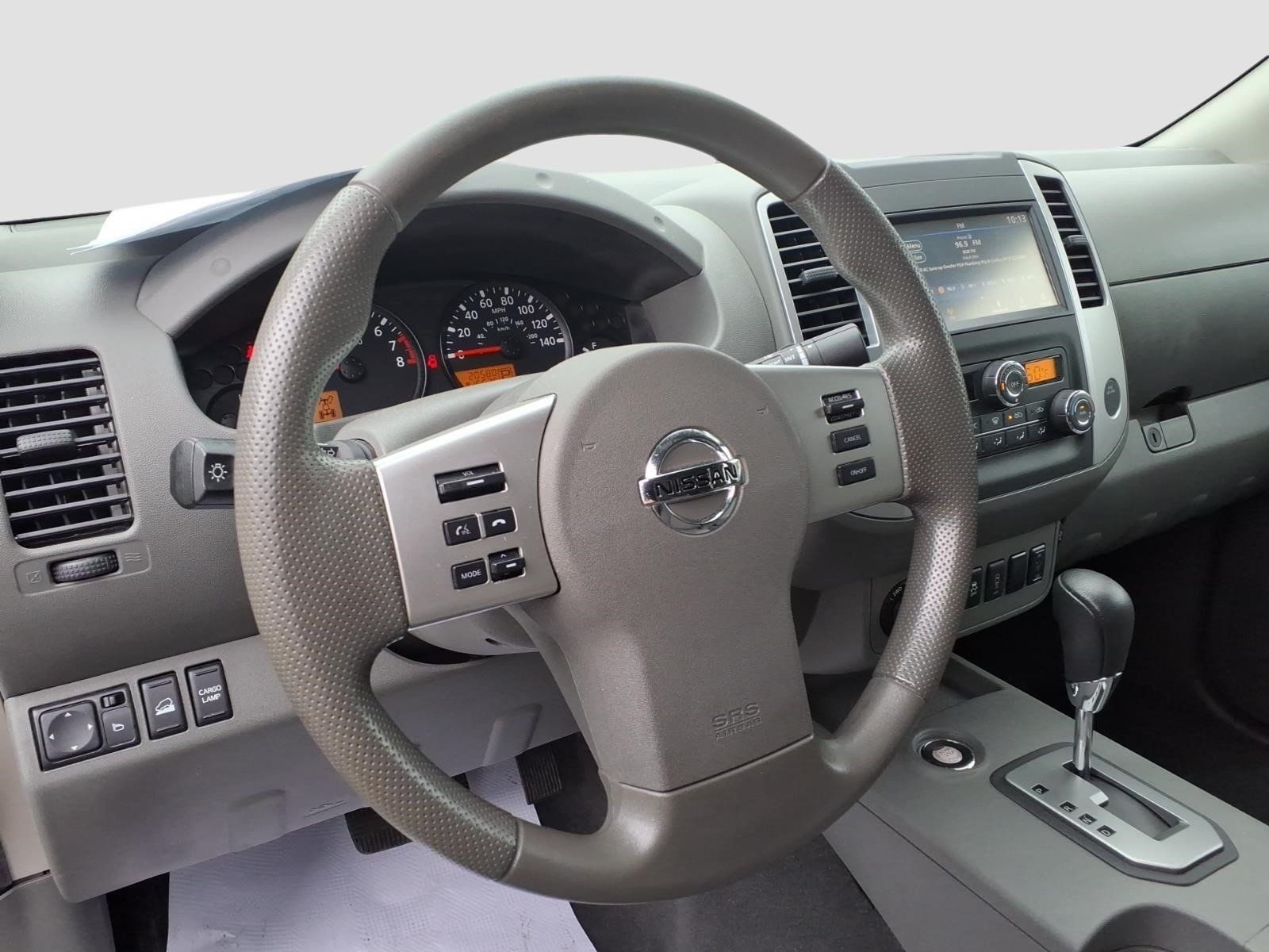 Used 2021 Nissan Frontier SV w/ Midnight Edition Floor Mats AWD/4WD image 12