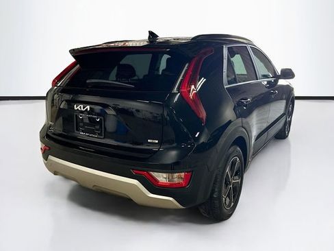 Used 2025 Kia Niro LX FWD image 7