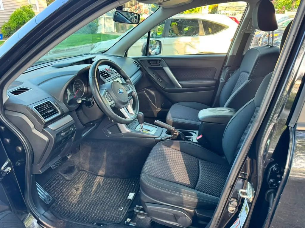 Used 2018 Subaru Forester 2.5i w/ Alloy Wheel Package AWD/4WD image 7