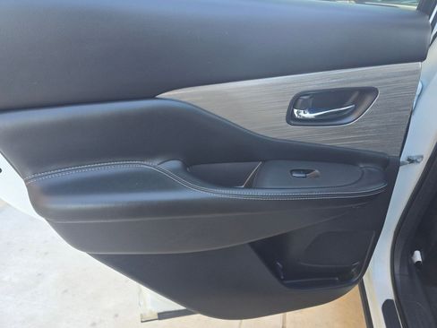 Used 2017 Nissan Murano S w/ Navigation Package image 26