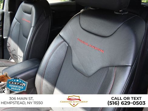 Used 2025 Jeep Compass Trailhawk AWD/4WD image 11
