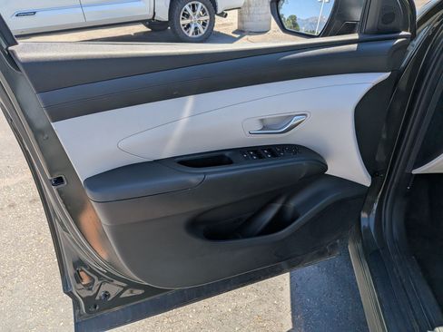 Used 2025 Hyundai Tucson SEL AWD/4WD image 15