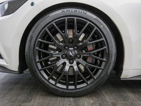 Used 2017 Ford Mustang GT Premium w/ GT Performance Package RWD image 38