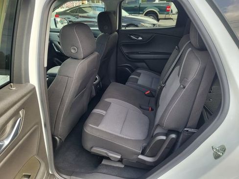 Used 2025 Chevrolet Blazer LT FWD image 13