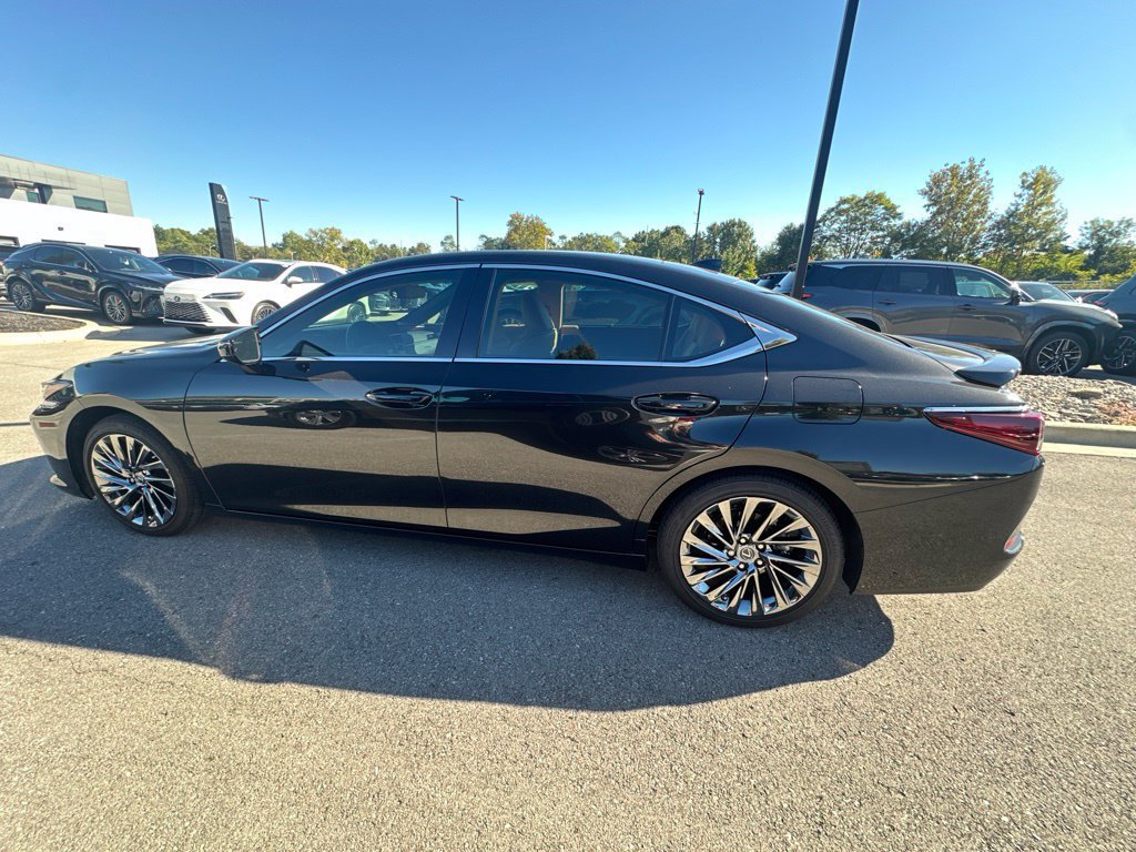 Certified 2025 Lexus ES 350 Ultra Luxury FWD image 8
