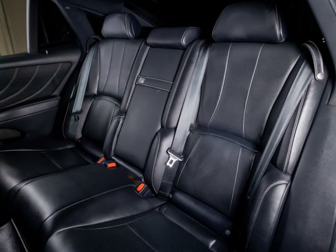 Used 2021 Lexus LS 500 w/ Accessory Package (Z2) image 29