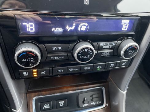 Used 2022 Subaru Ascent Touring image 34