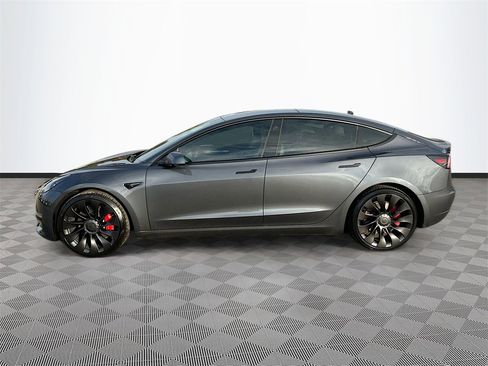 Used 2022 Tesla Model 3 Performance image 4