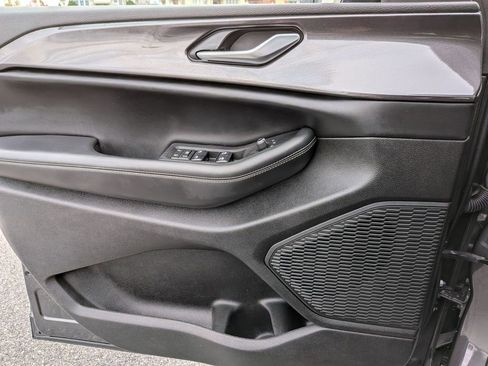 Used 2023 Jeep Grand Cherokee Altitude image 9