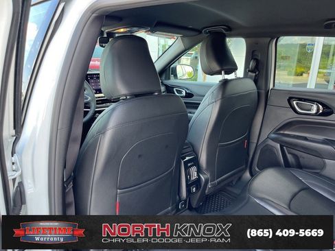 Used 2024 Jeep Compass Trailhawk image 15