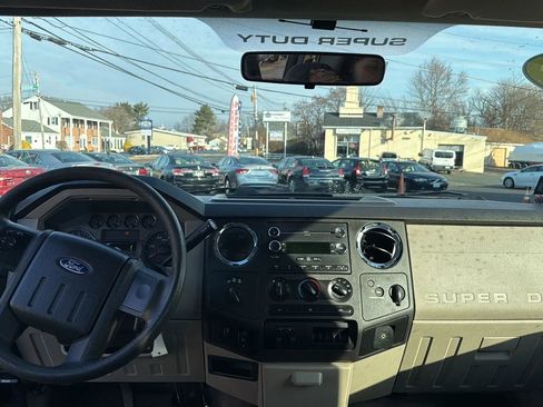Used 2010 Ford F250 Lariat image 21