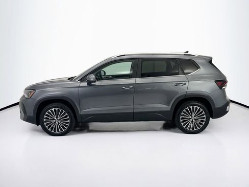 New 2026 Volkswagen Taos SE FWD image 8