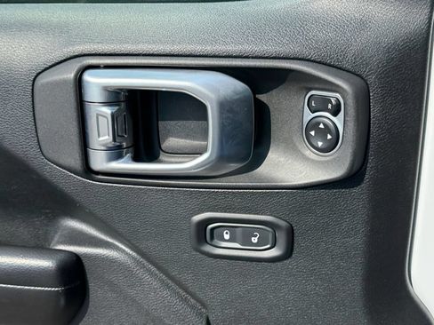 Used 2020 Jeep Wrangler Sport AWD/4WD image 11