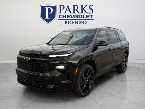Used 2024 Chevrolet Traverse RS FWD image 3