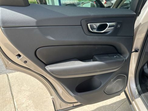 Certified 2023 Volvo XC60 B5 Plus w/ Climate Package AWD/4WD image 39