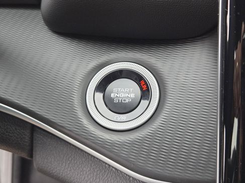 New 2025 Jeep Grand Cherokee L Altitude image 14