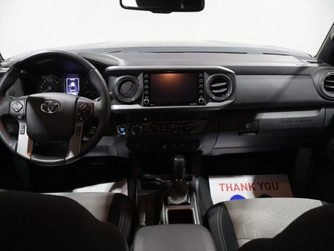 Used 2022 Toyota Tacoma TRD Off-Road w/ Technology Package image 17