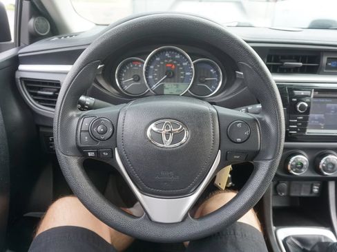 Used 2016 Toyota Corolla L FWD image 3