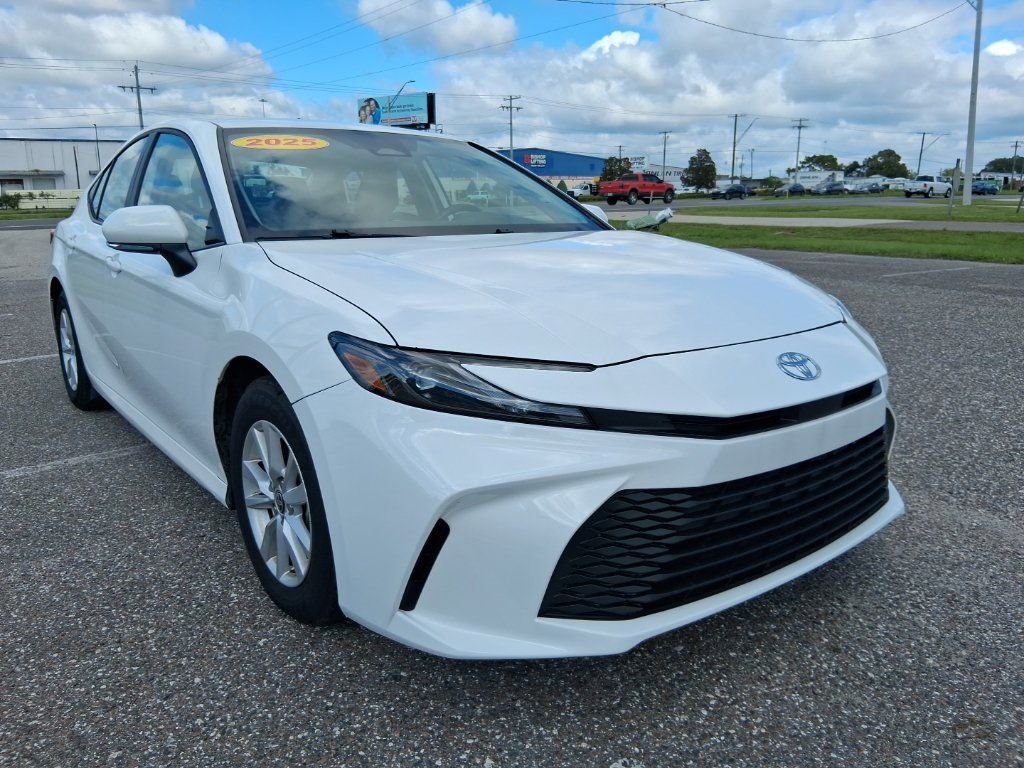 Used 2025 Toyota Camry LE FWD image 1