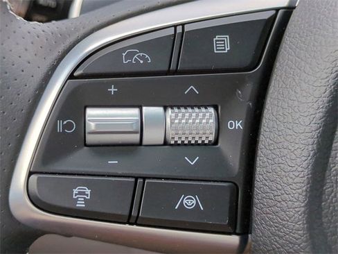 Certified 2025 Genesis G70 2.5T image 23