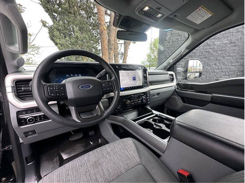 Used 2023 Ford F250 XLT w/ Black Appearance Package AWD/4WD image 14