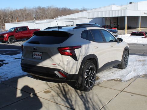 New 2026 Chevrolet Trax RS image 4