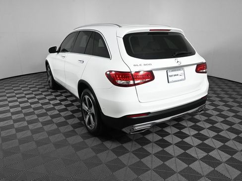 Used 2019 Mercedes-Benz GLC 300 image 4