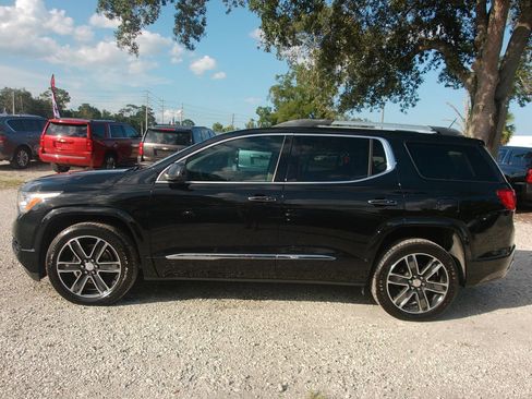 Used 2019 GMC Acadia Denali w/ Technology Package FWD image 9