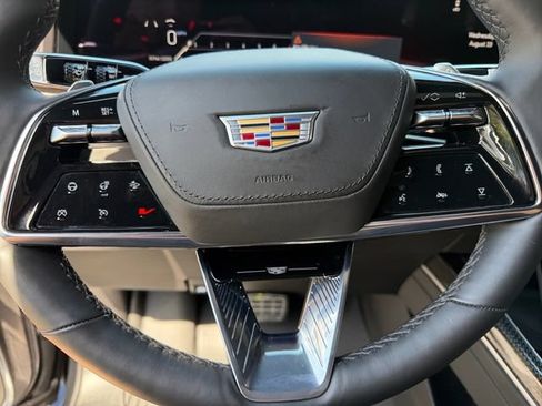 Used 2025 Cadillac Escalade V AWD/4WD image 23