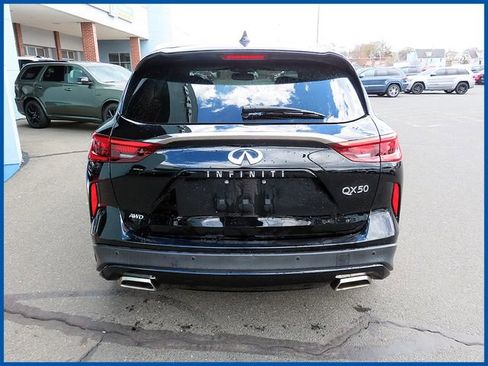 Used 2021 INFINITI QX50 Luxe w/ Appearance Package image 6
