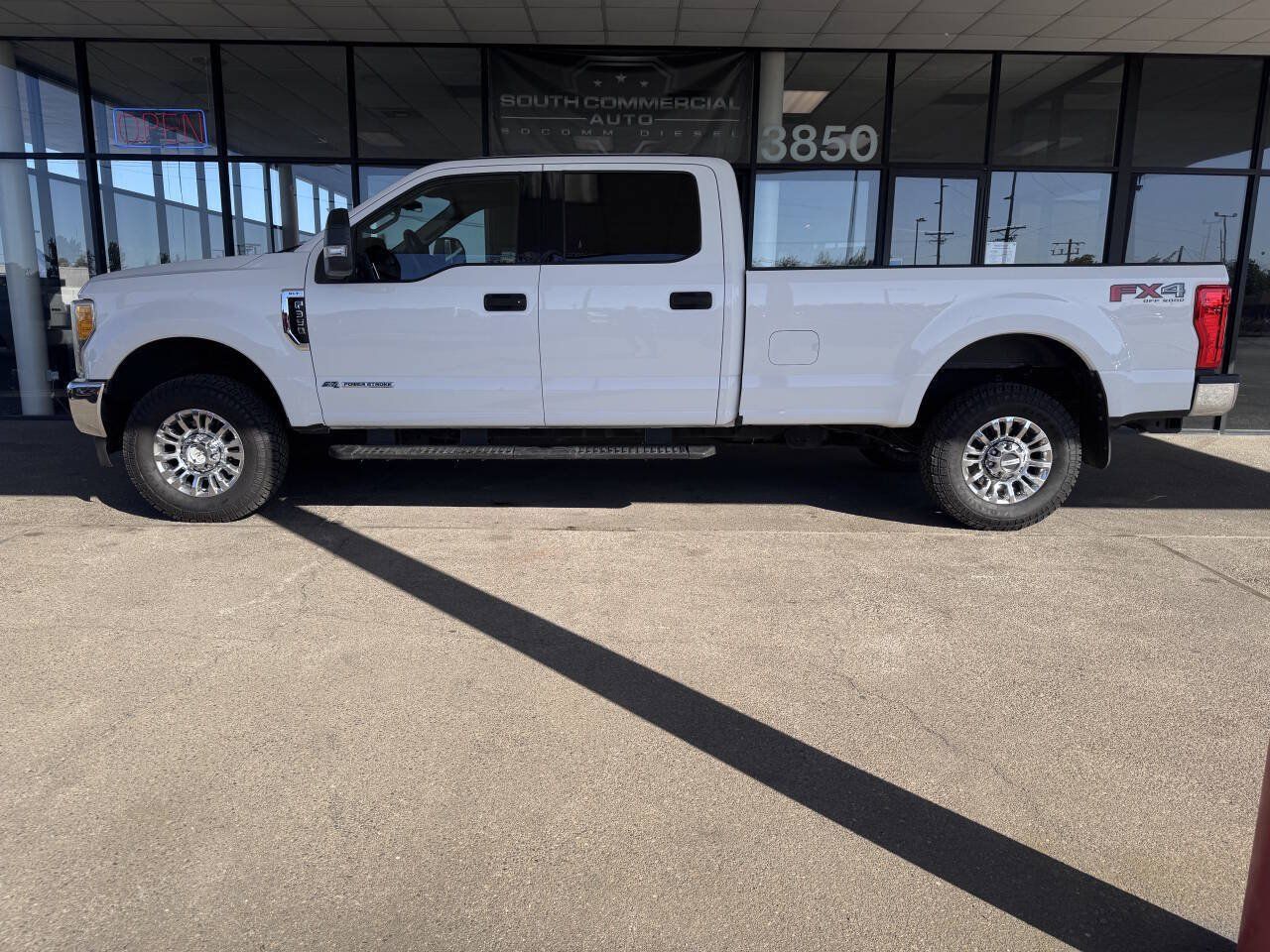 Used 2017 Ford F350 XLT w/ FX4 4x4 Off Road Package image 2