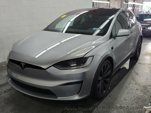 Used 2025 Tesla Model X image 2