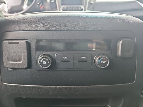 Used 2019 Chevrolet Tahoe LS image 14