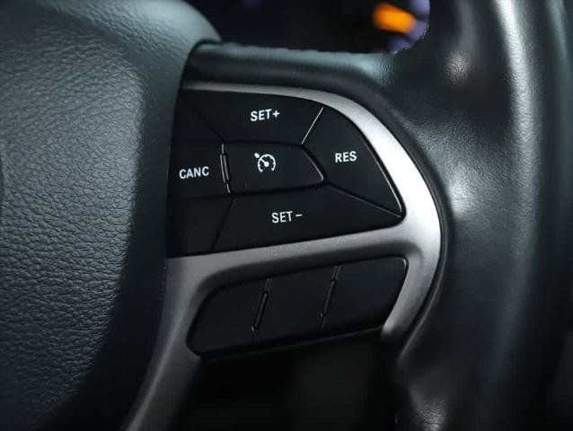 Certified 2020 Jeep Grand Cherokee Laredo AWD/4WD image 22