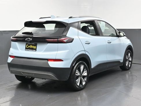 Used 2022 Chevrolet Bolt EUV LT w/ Convenience Package image 5