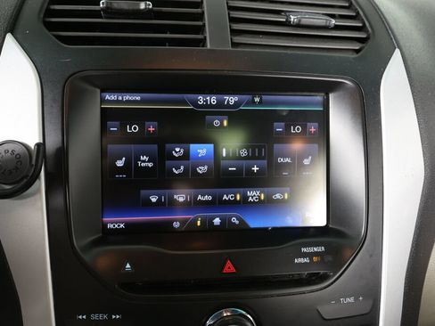 Used 2014 Ford Explorer XLT w/ Equipment Group 202A FWD image 35