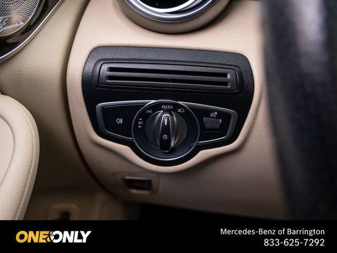 Used 2017 Mercedes-Benz GLC 300 4MATIC image 24