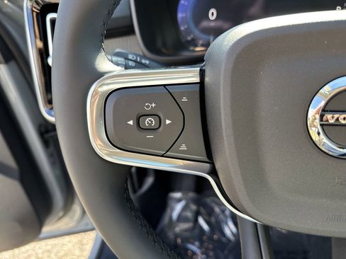 New 2025 Volvo XC40 B5 Core w/ Protection Package Premier image 20