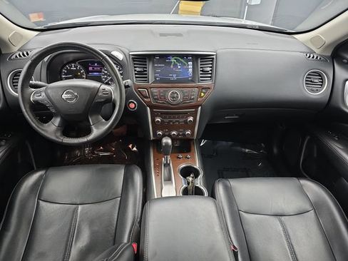 Used 2020 Nissan Pathfinder Platinum FWD image 21