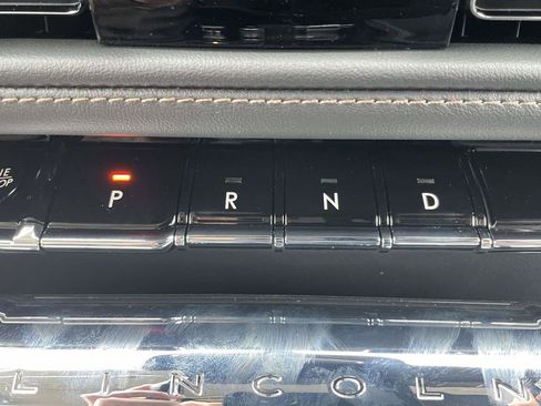 New 2026 Lincoln Aviator 2WD w/ Jet Appearance Package image 10