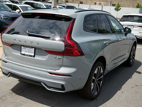 New 2026 Volvo XC60 T8 Plus w/ Climate Package PRO AWD/4WD image 9