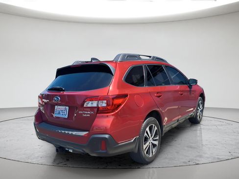 Used 2019 Subaru Outback 3.6R Limited w/ Popular Package #2 AWD/4WD image 3