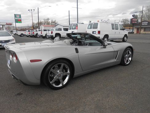Used 2006 Chevrolet Corvette Convertible w/ Preferred Equipment Group image 9
