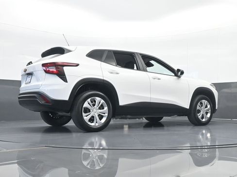 Used 2024 Chevrolet Trax LS w/ Driver Confidence Package image 56