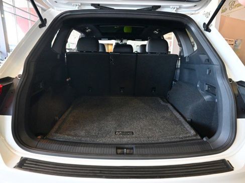 Used 2021 Volkswagen Tiguan SE R-Line image 19
