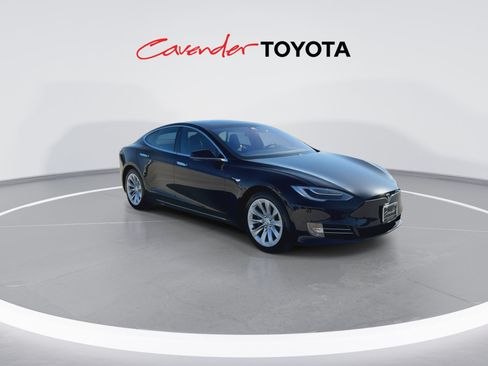 Used 2018 Tesla Model S 75D AWD/4WD image 2