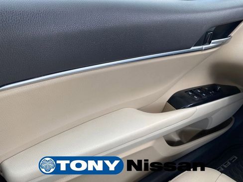 Used 2019 Toyota Camry LE FWD image 13